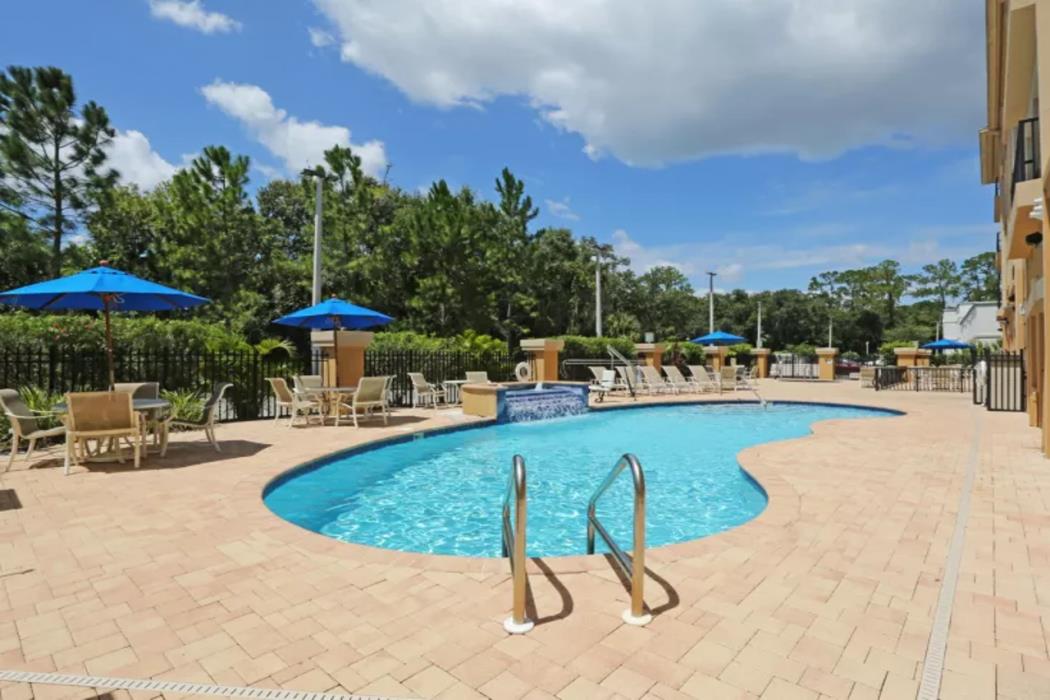holiday inn express tampa n i 75 university area
