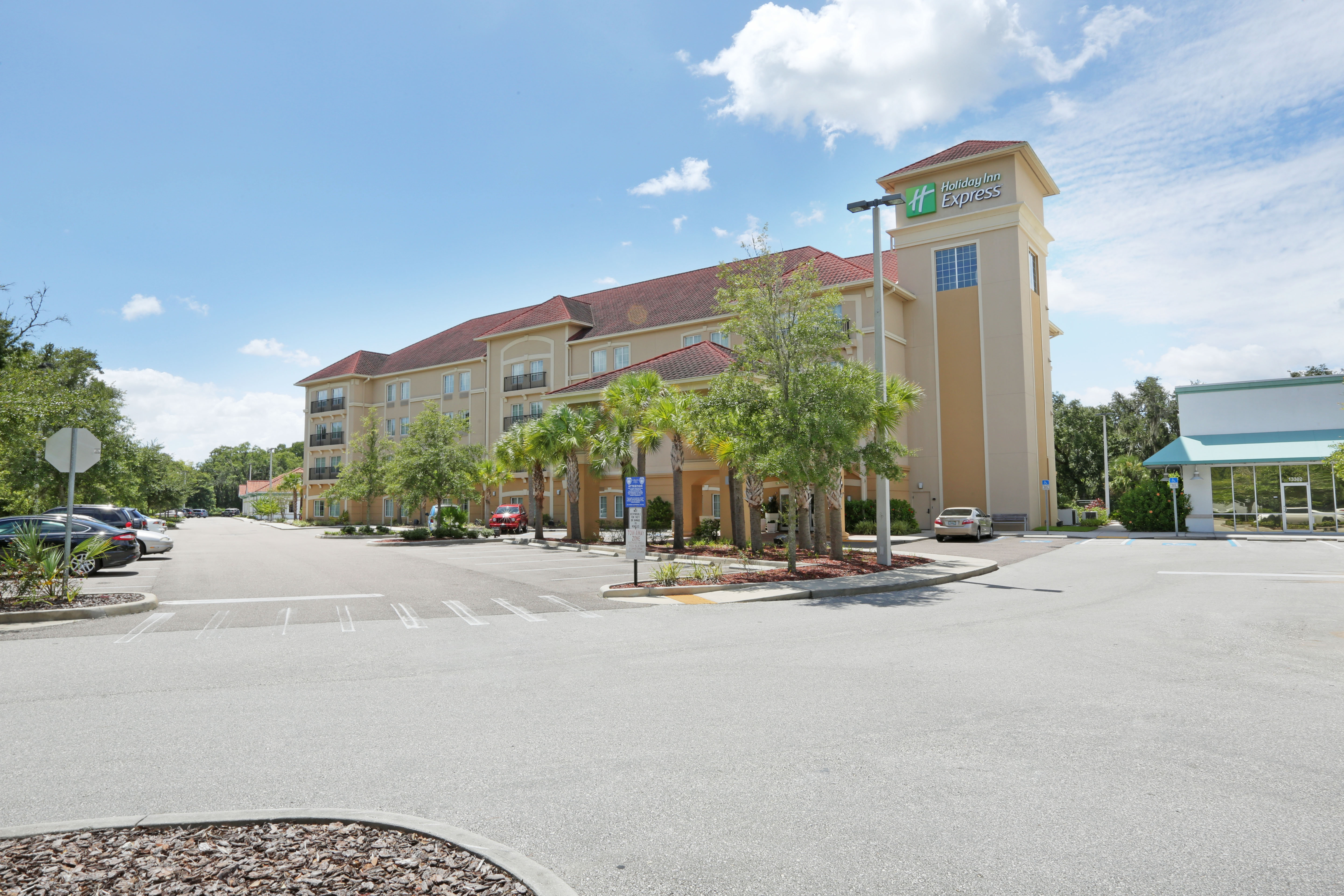 holiday inn express tampa n i 75 university area