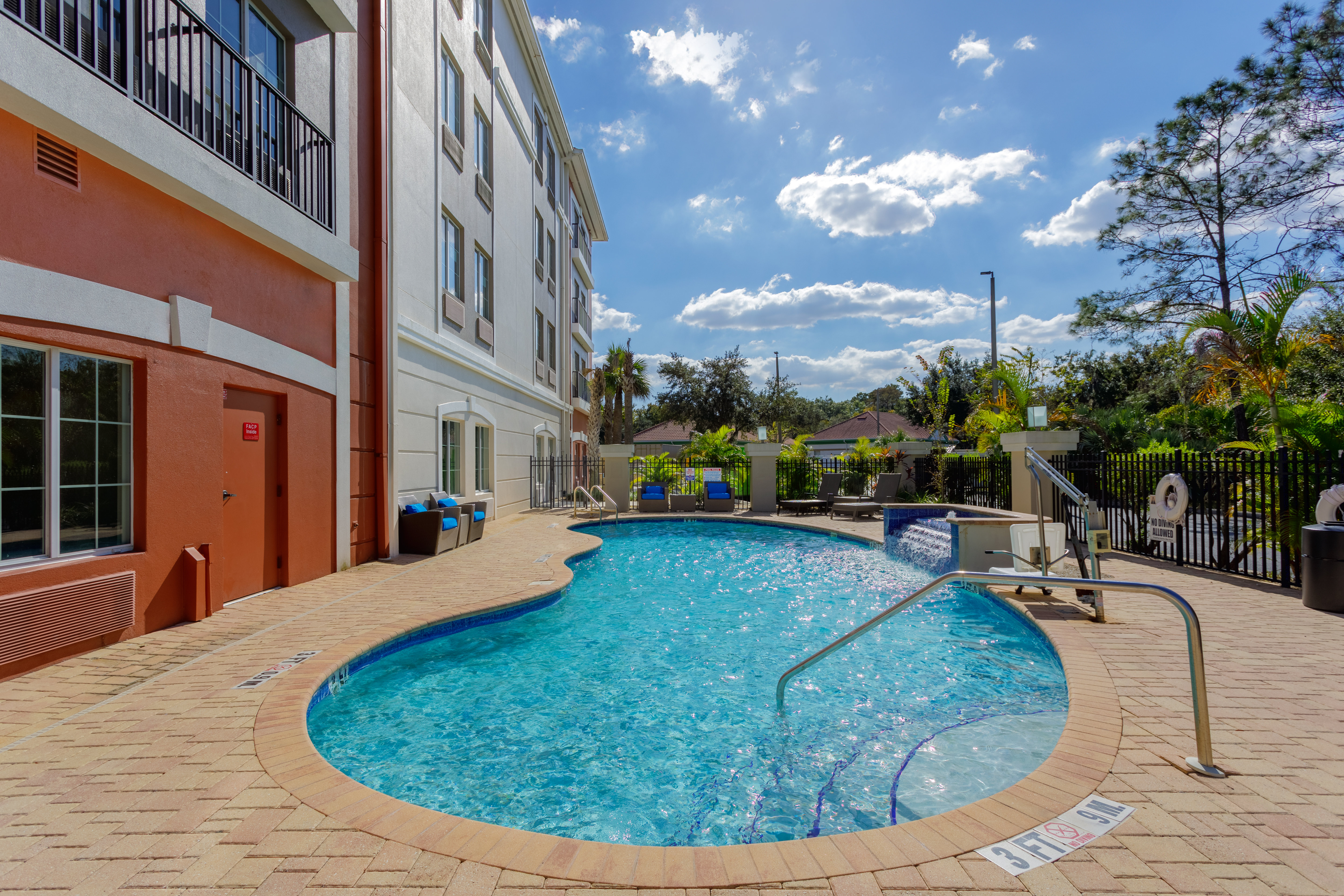 holiday inn express tampa n i 75 university area