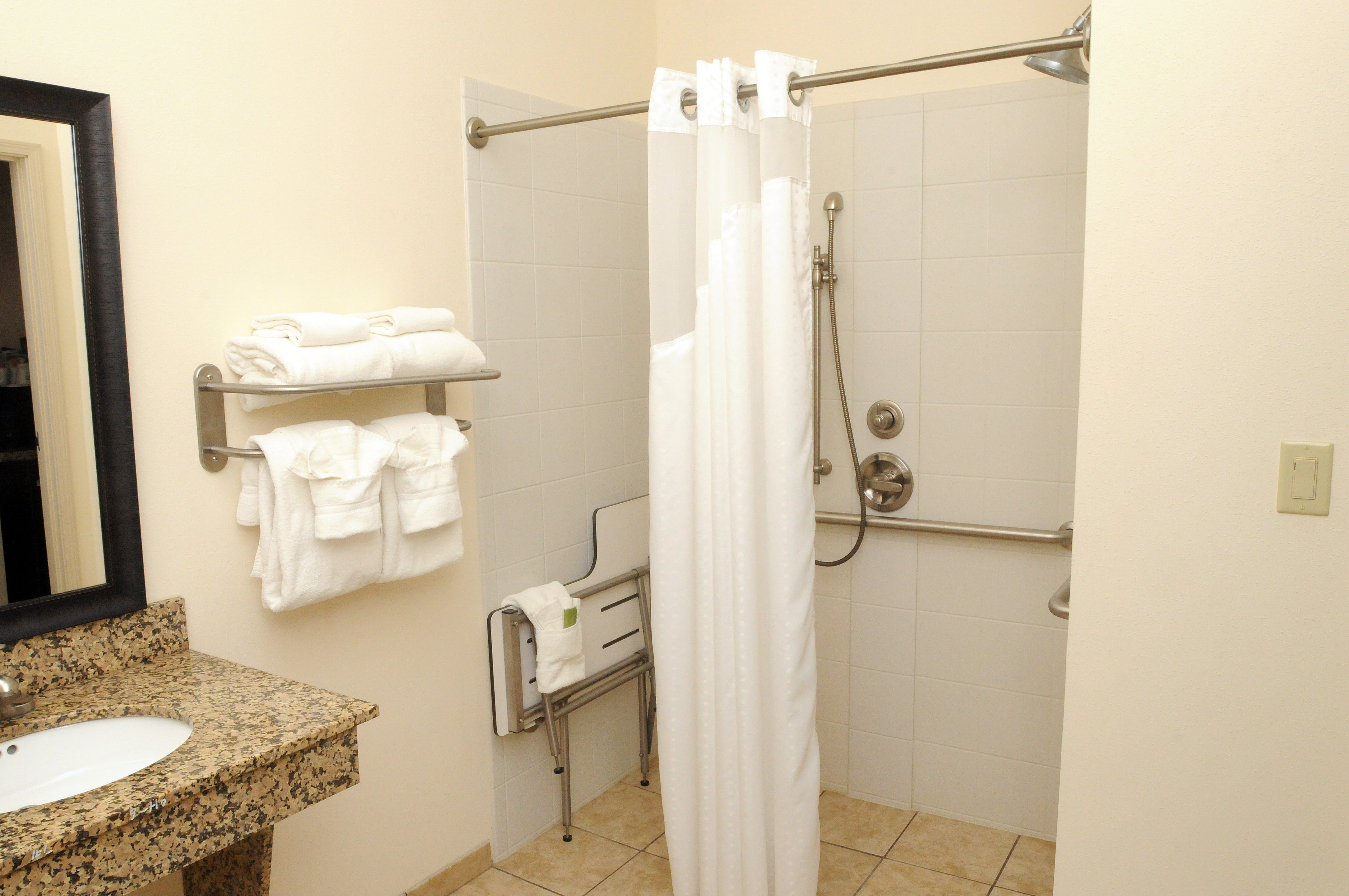 holiday inn express hotel and suites cambridge by ihg