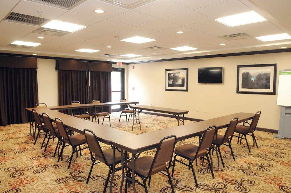 holiday inn express hotel and suites cambridge by ihg