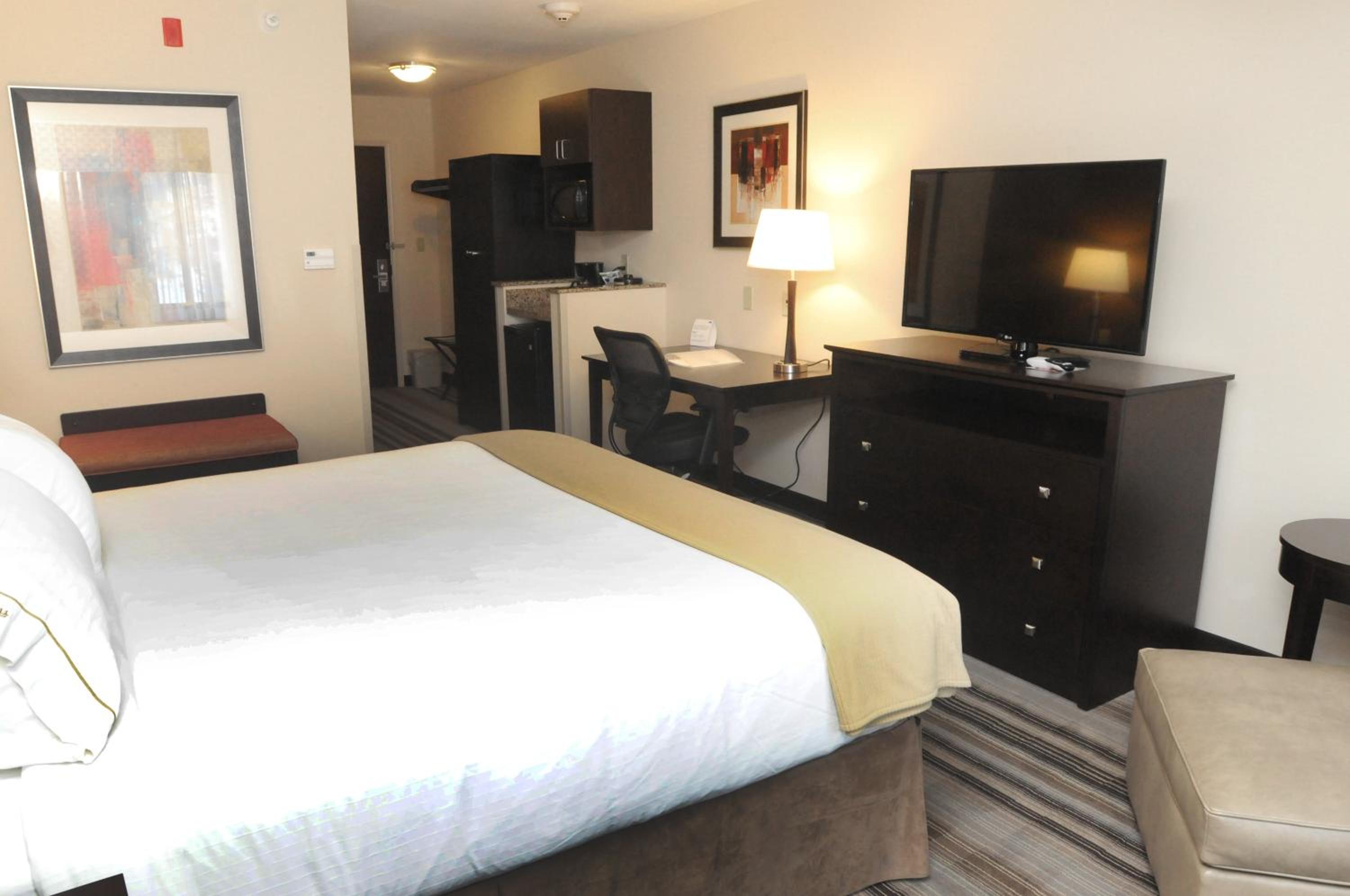 holiday inn express hotel and suites cambridge by ihg