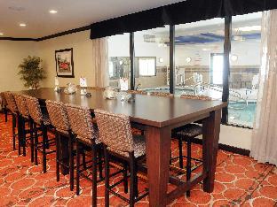 holiday inn express hotel and suites cambridge by ihg