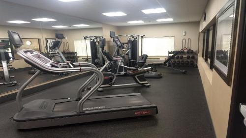 holiday inn express hotel and suites cambridge by ihg