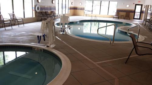 holiday inn express hotel and suites cambridge by ihg