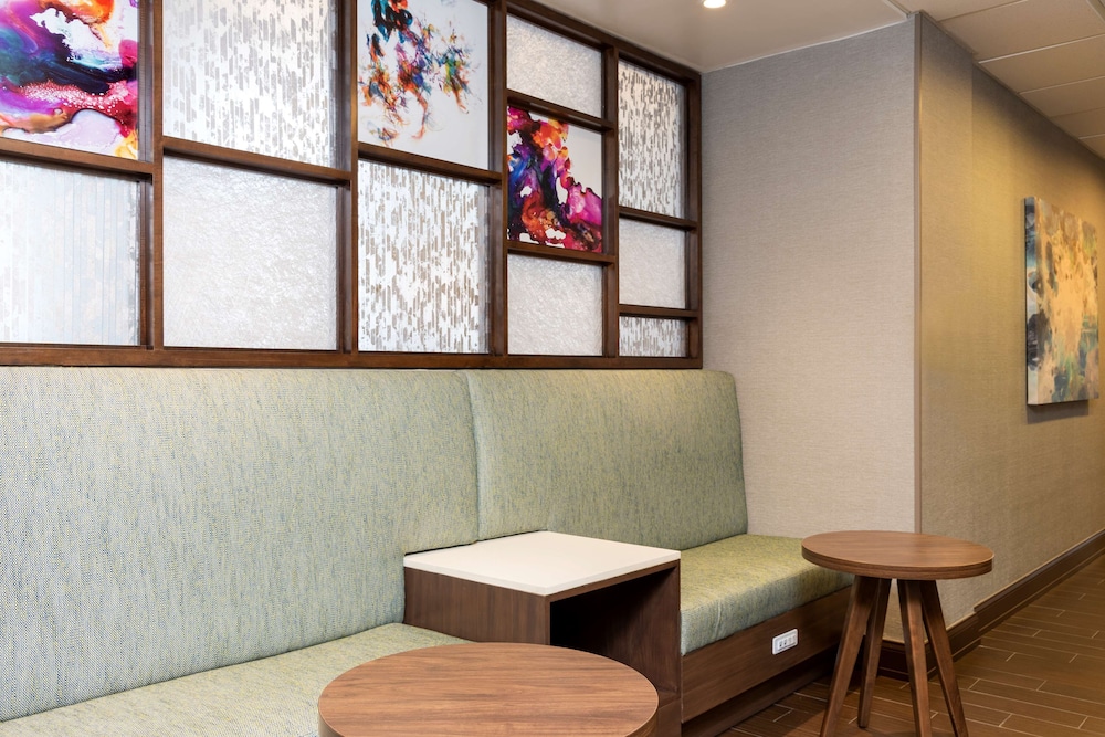 hampton inn and suites fort myers colonial blvd