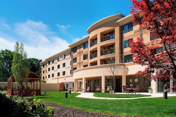 courtyard by marriott paramus