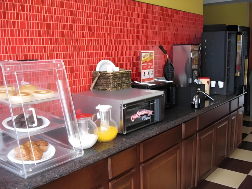 townhouse inn and suites