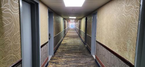 townhouse inn and suites