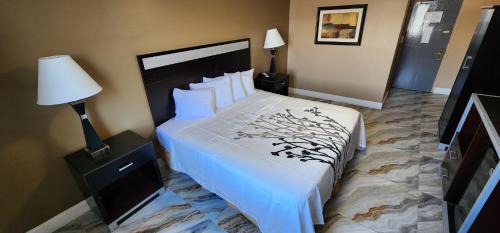 townhouse inn and suites