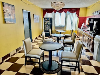 townhouse inn and suites