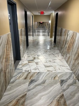 townhouse inn and suites