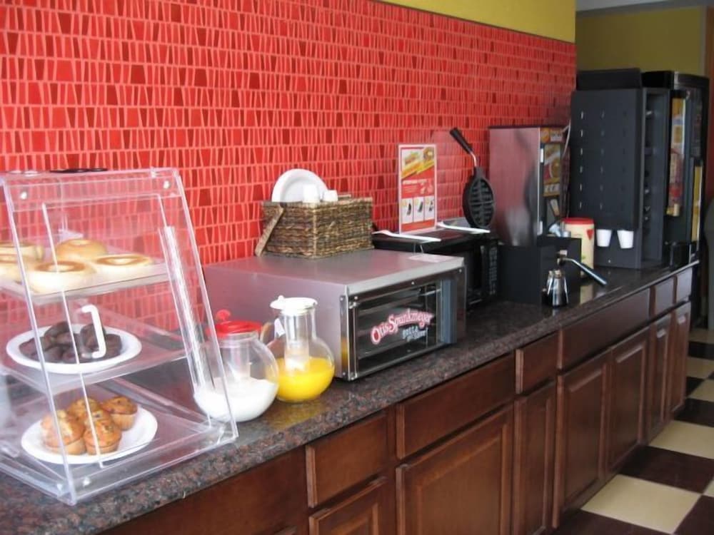 townhouse inn and suites