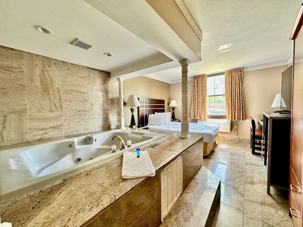 townhouse inn and suites