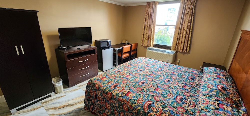 townhouse inn and suites