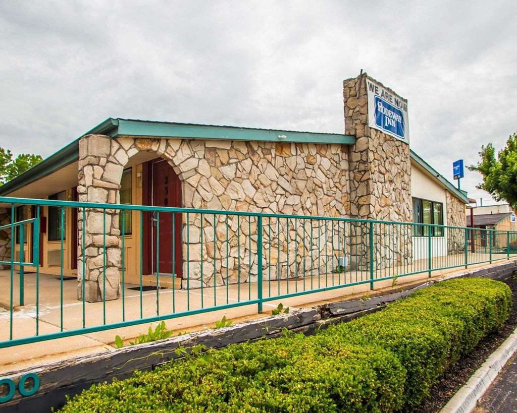 relax inn saint charles