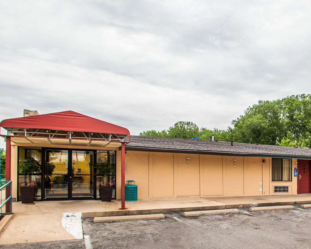 relax inn saint charles