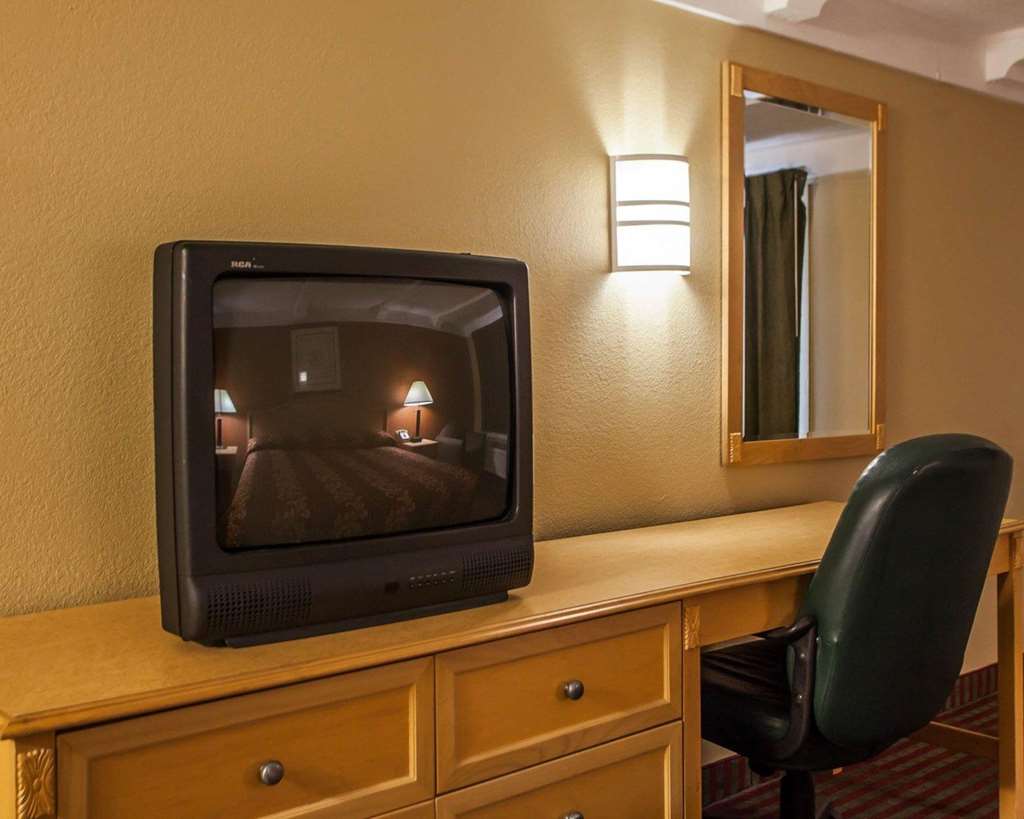 relax inn saint charles