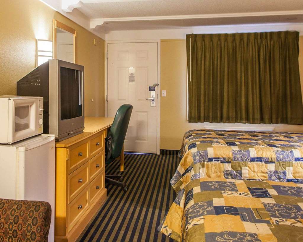 relax inn saint charles