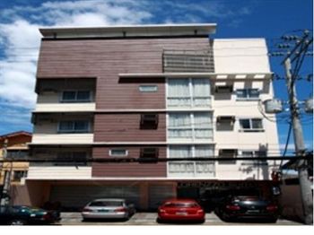 lorenzzo suites hotel