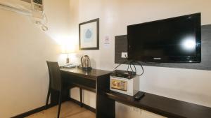 lorenzzo suites hotel