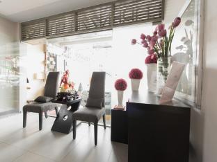 lorenzzo suites hotel