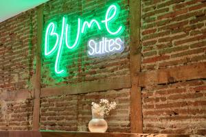 blume cruz suites