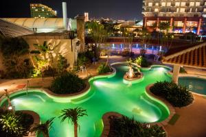 The Beach Tower Okinawa,Ginowan>>Chatan,4 star