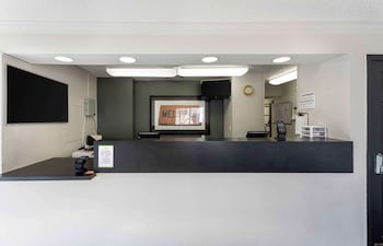 Extended Stay America Select Suites Denver Cherry Creek,Glendale>>Denver,3 star