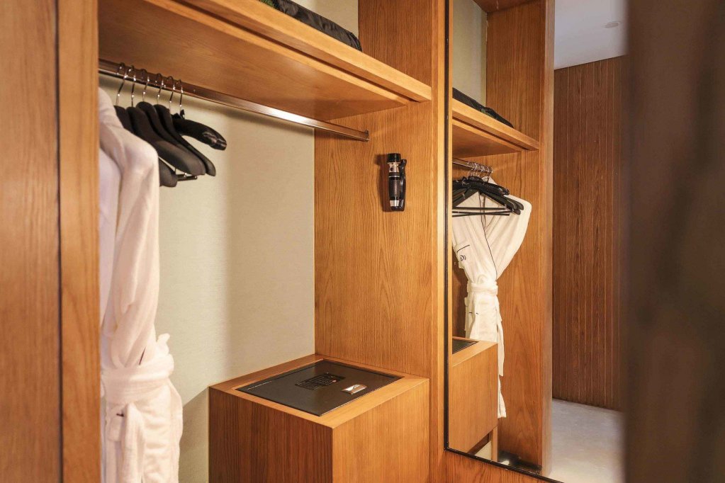 west lake state guest house