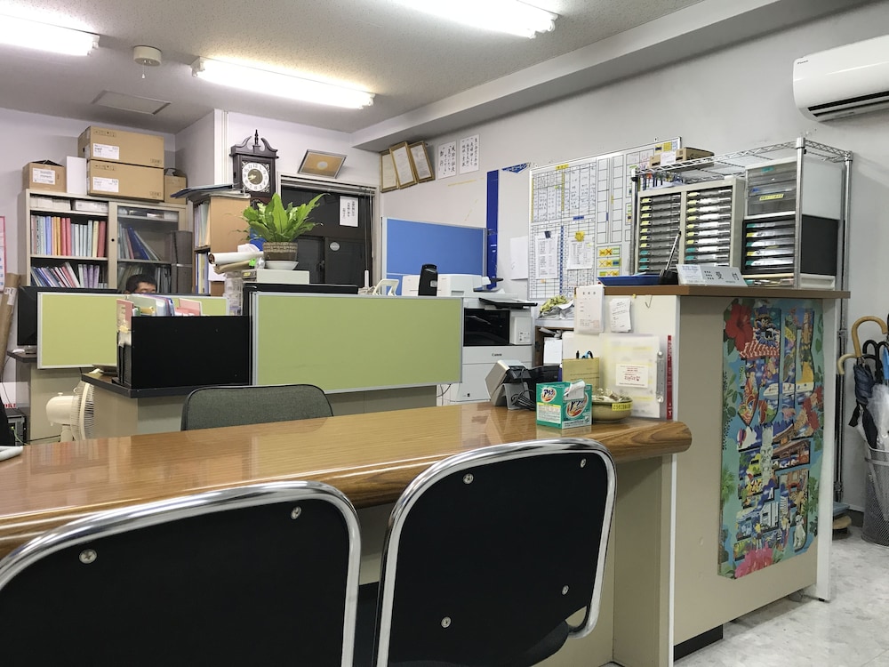 weekly harborview mansion main building