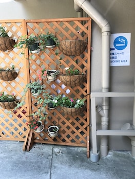 weekly harborview mansion main building