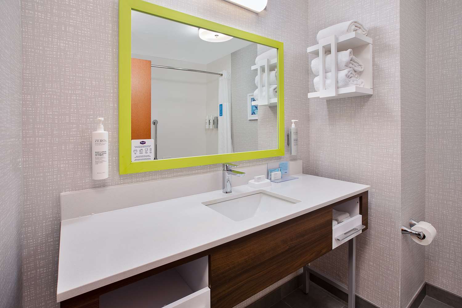 hampton inn detroit utica shelby township