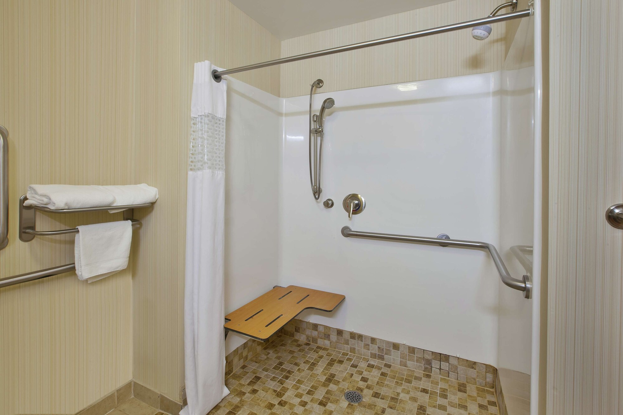 hampton inn detroit utica shelby township