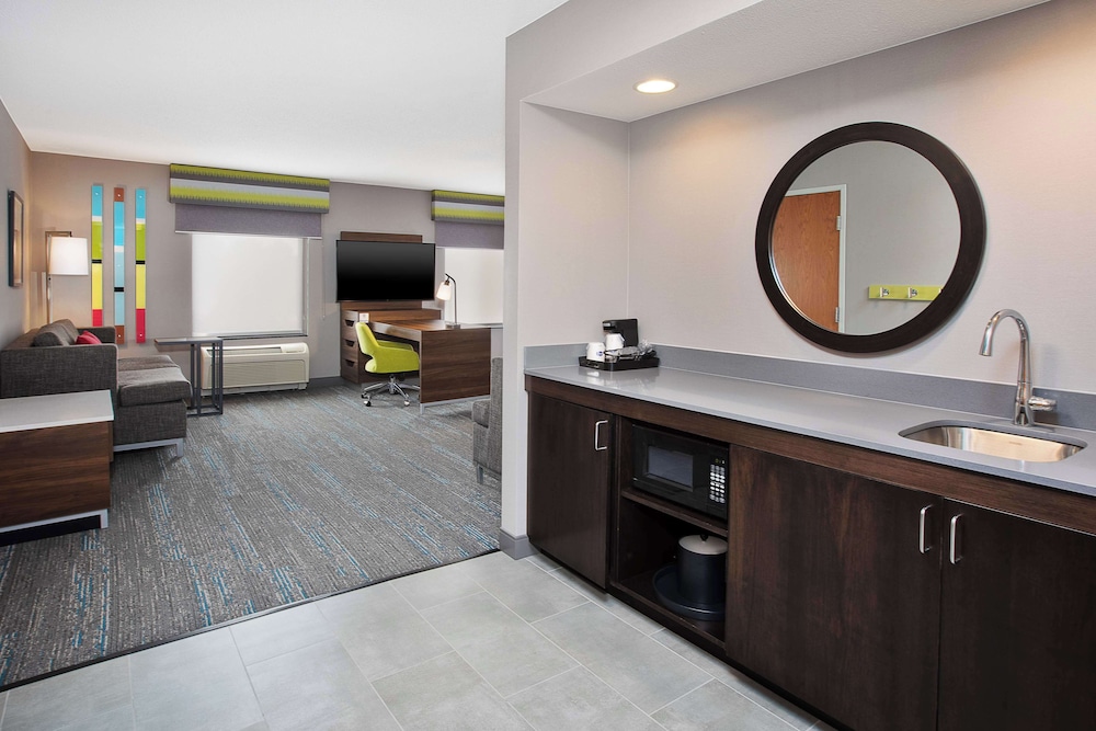hampton inn detroit utica shelby township