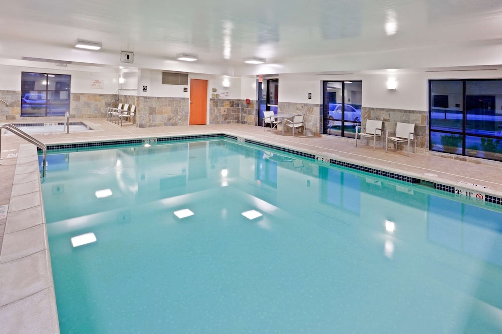 hampton inn detroit utica shelby township