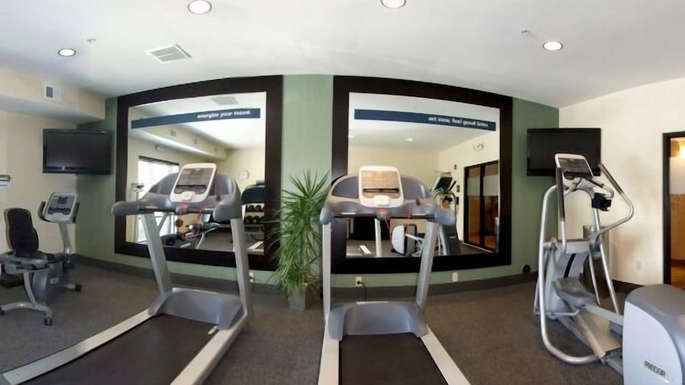 hampton inn detroit utica shelby township