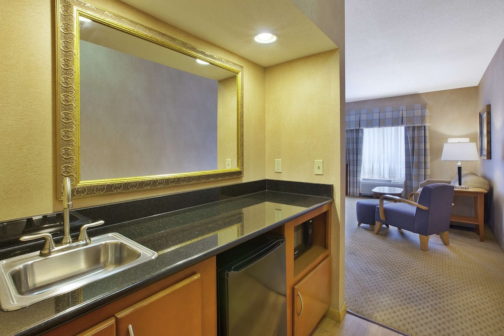 hampton inn detroit utica shelby township
