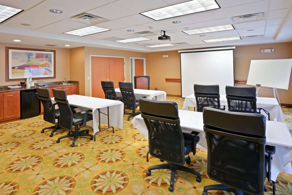 hampton inn detroit utica shelby township