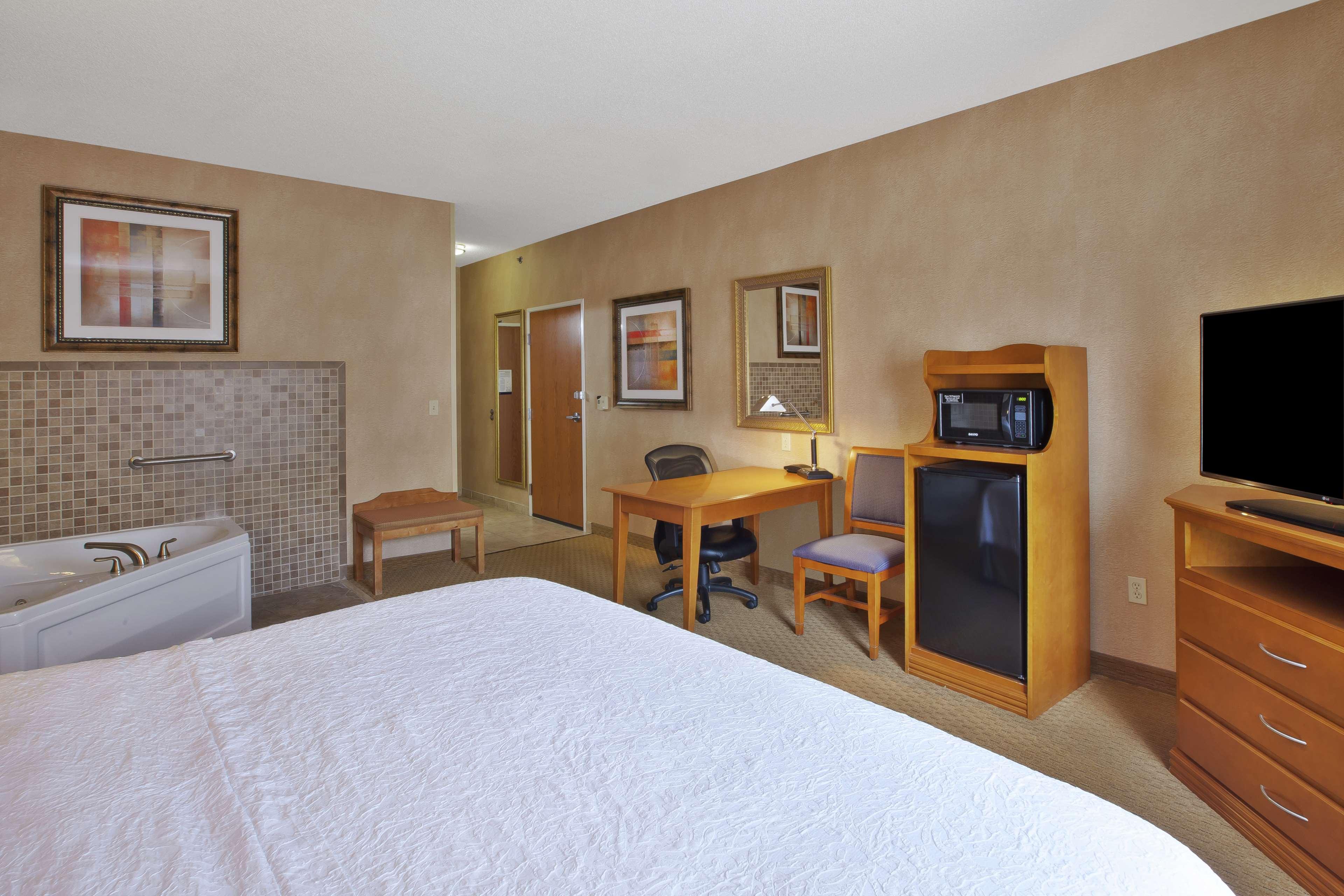 hampton inn detroit utica shelby township