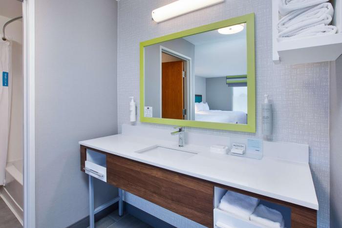 hampton inn detroit utica shelby township