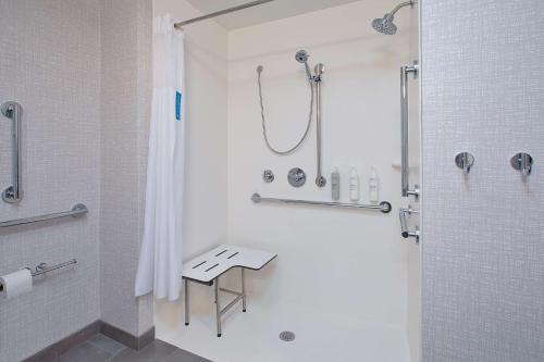 hampton inn detroit utica shelby township