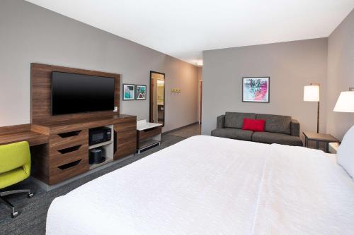 hampton inn detroit utica shelby township