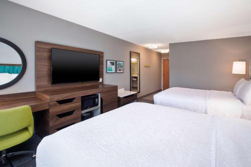 hampton inn detroit utica shelby township