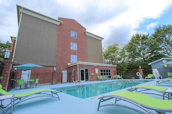 Holiday Inn Express Hotel & Suites Charleston-North By Ihg,Charleston International Airport>>Charleston,3 star