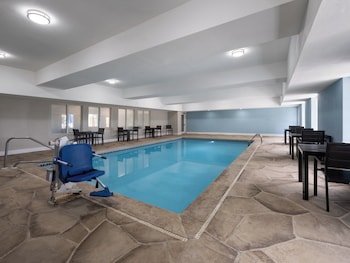 Holiday Inn Express Charlotte West - Gastonia By Ihg.,Gastonia>>Charlotte,3 star