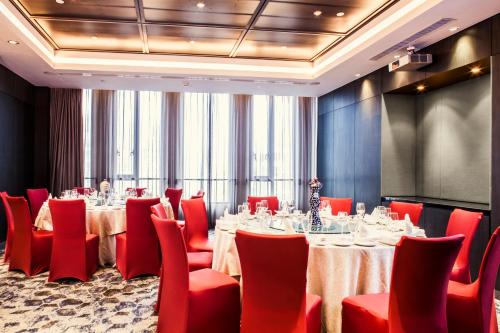 hotel indigo shanghai on the bund by ihg
