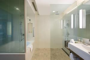 Holiday Inn Shanghai Pudong By Ihg,Shanghai>>Pudong,4 star