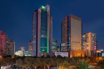 holiday inn shanghai pudong by ihg