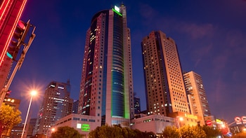 holiday inn shanghai pudong by ihg